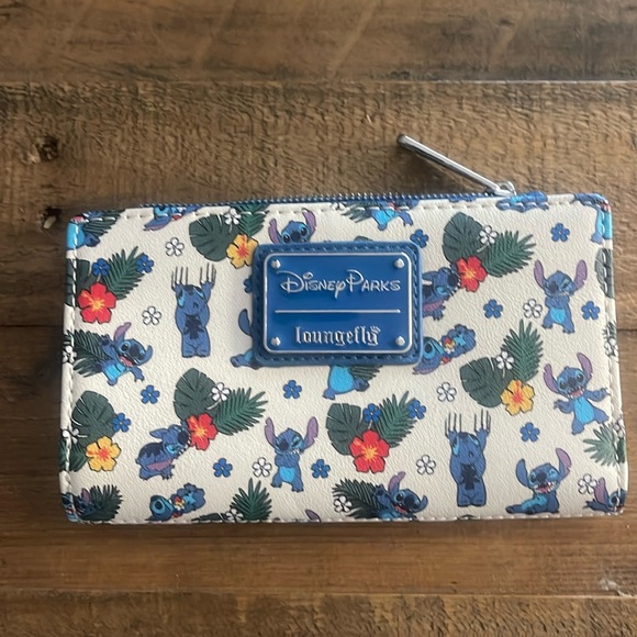 Lilio wallet loungefly brand new without tags - never used - Picture 1 of 4